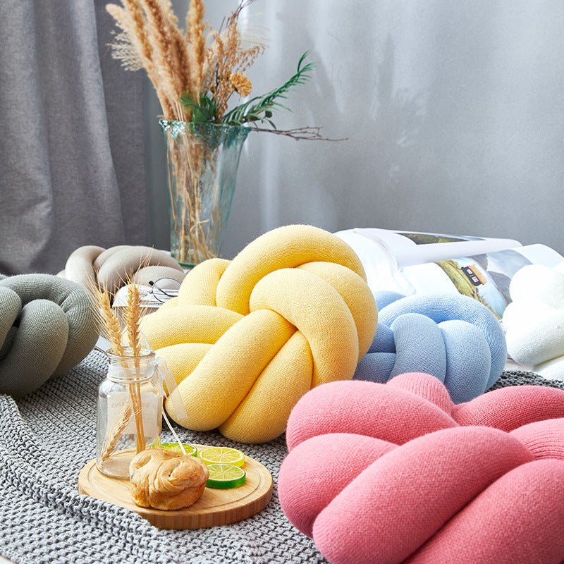 loose-knot-cushionscushionsliving-simply-house-745033